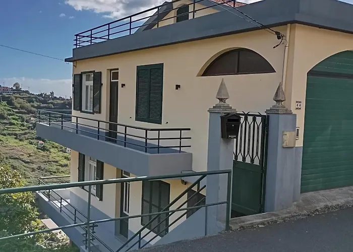 Yellow Owl Ii Bedroom Ii Daire